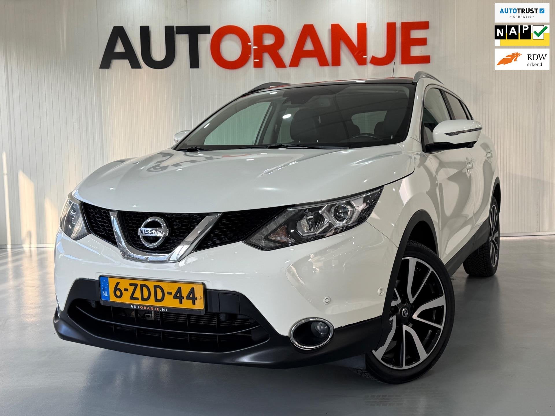 Nissan Qashqai 1.2 Tekna-Clima-Cruise-Navi-PDC-NAP!, Voorwielaandrijving, Euro 5, Gebruikt, 4 cilinders