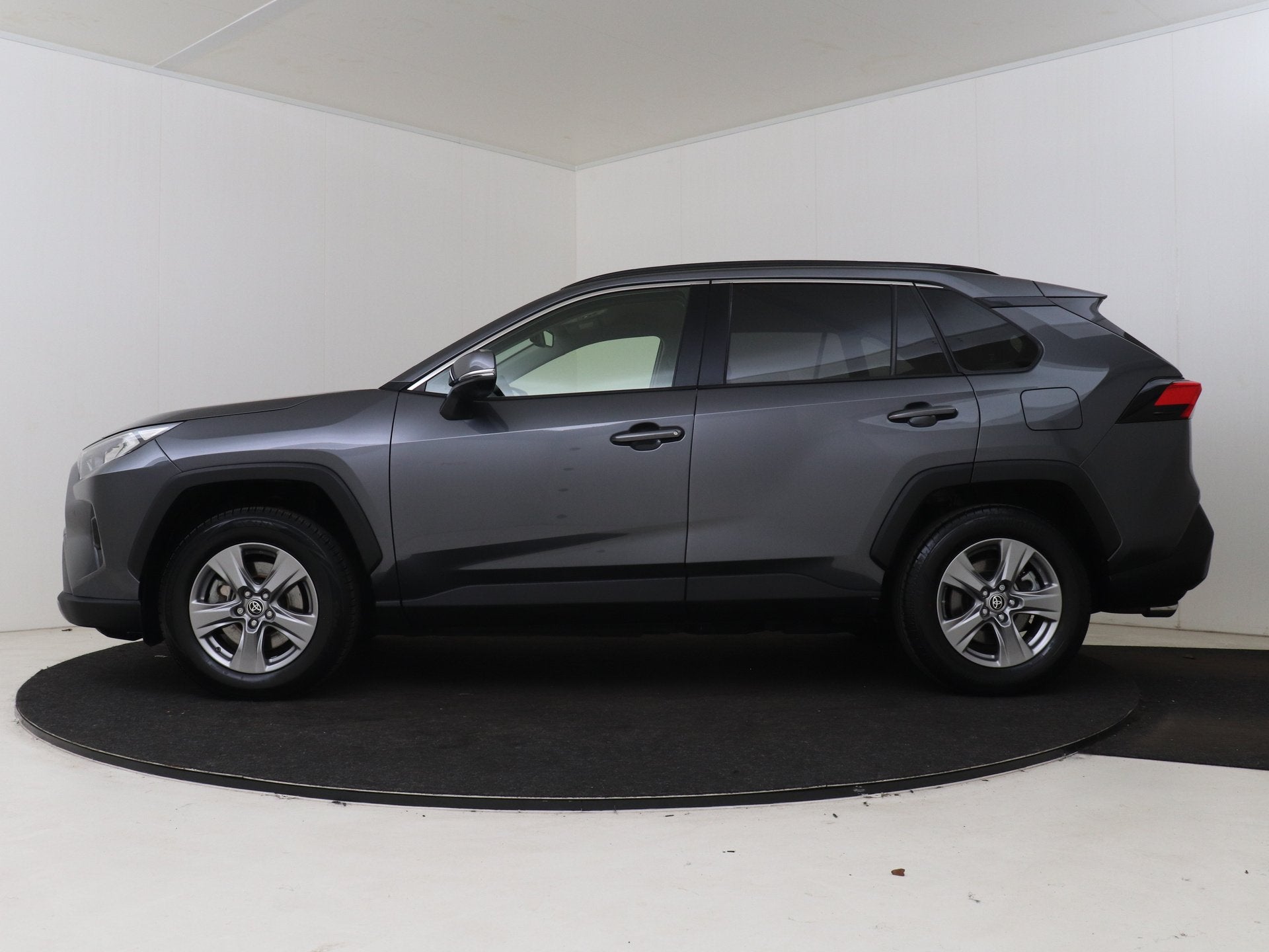 Toyota RAV4 2.5 Hybrid AWD Dynamic | BTW voertuig | Parkeers, Automaat, Stof, Gebruikt, 4 cilinders