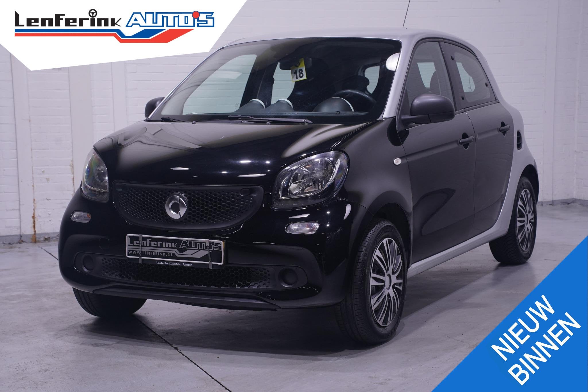smart forfour 1.0 Pure NAP Cruise Control Bluetooth Airco Ri, Auto's, Gebruikt, 4 stoelen, Zwart, Origineel Nederlands