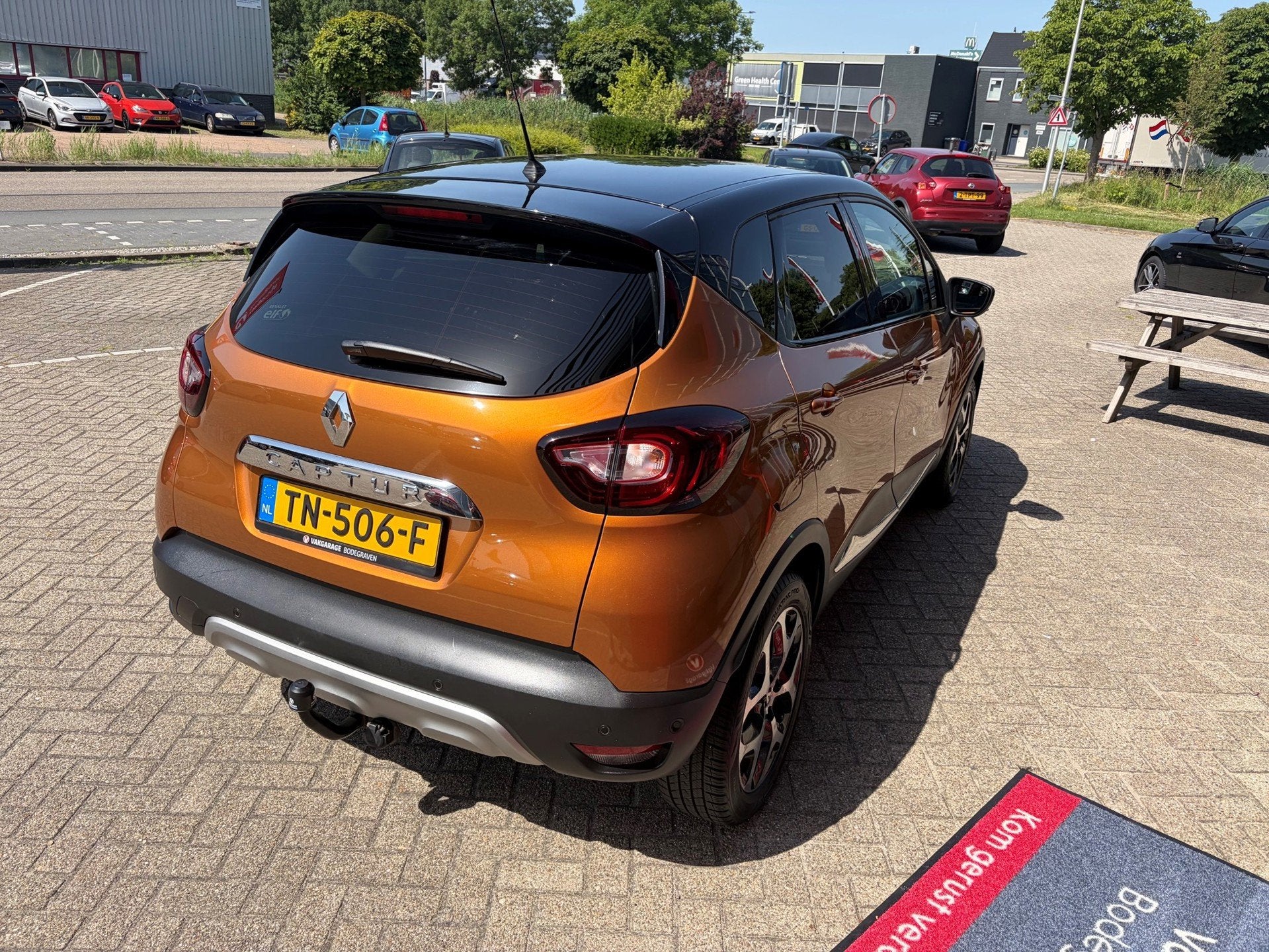 Renault Captur 1.2 TCe Intens / automaat / trekhaak, Auto's, Renault, Stof, Gebruikt, 635 kg, SUV of Terreinwagen
