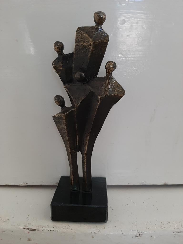 Abstract bronzen beeldje - 5 personen -familie, gezin, groep, Ophalen, Groep mensen, Minder dan 20 cm, Gepatineerd