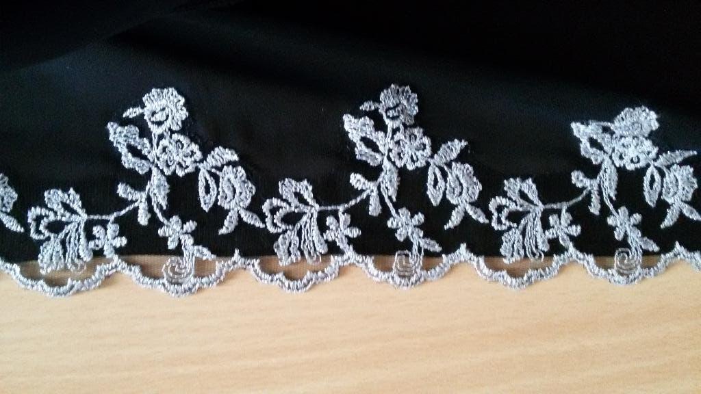 LUXE CHIFFON STOLA 200 x 45 cm ZWART ZILVER met BLOEMENRAND, Overige typen, Zwart, Maat 46/48 (XL) of groter, Nieuw