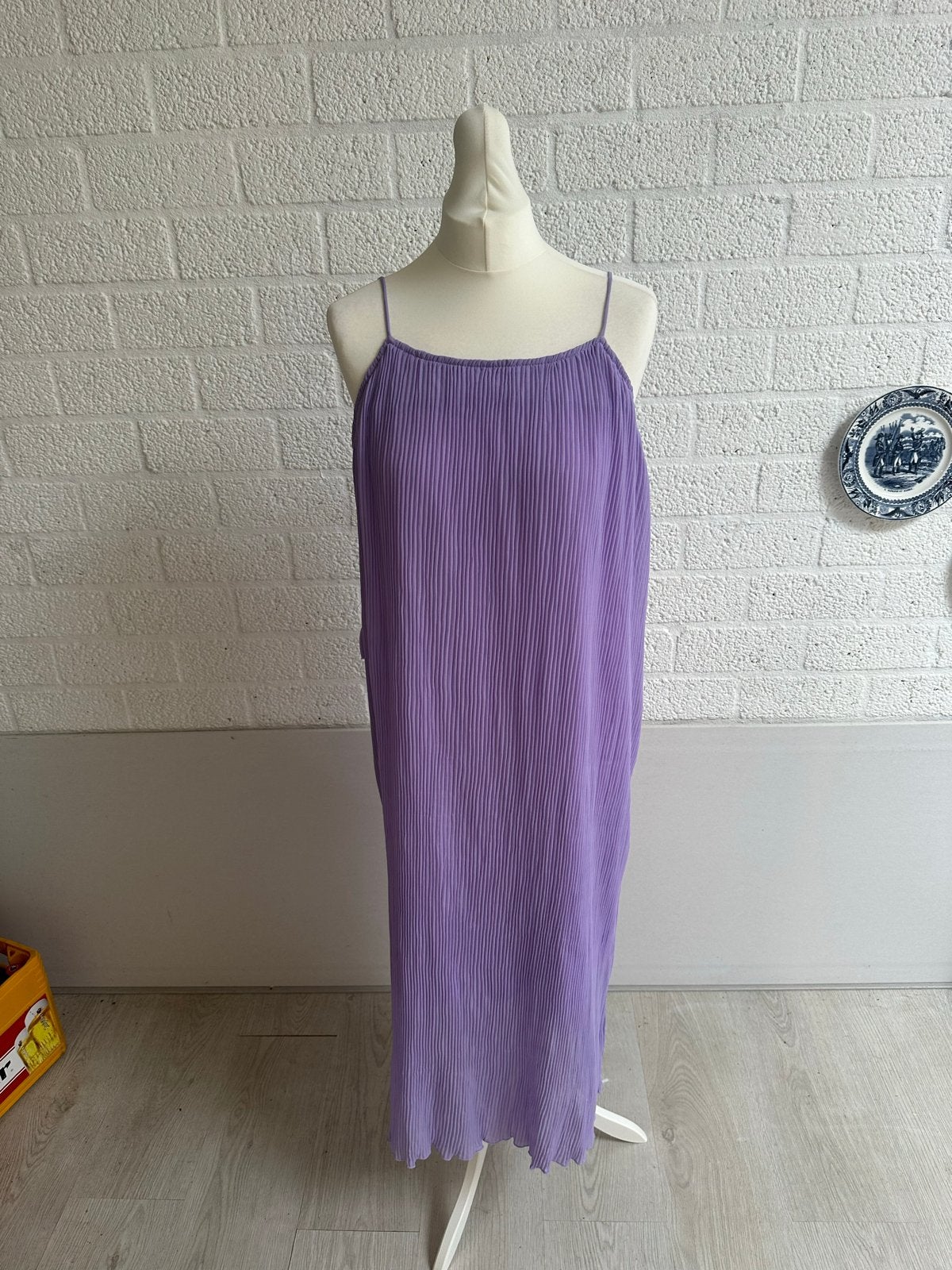 Lila Plissé Maxi Jurk - Nieuw met label, Maat 38/40 (M), Paars, Nieuw, Ophalen of Verzenden