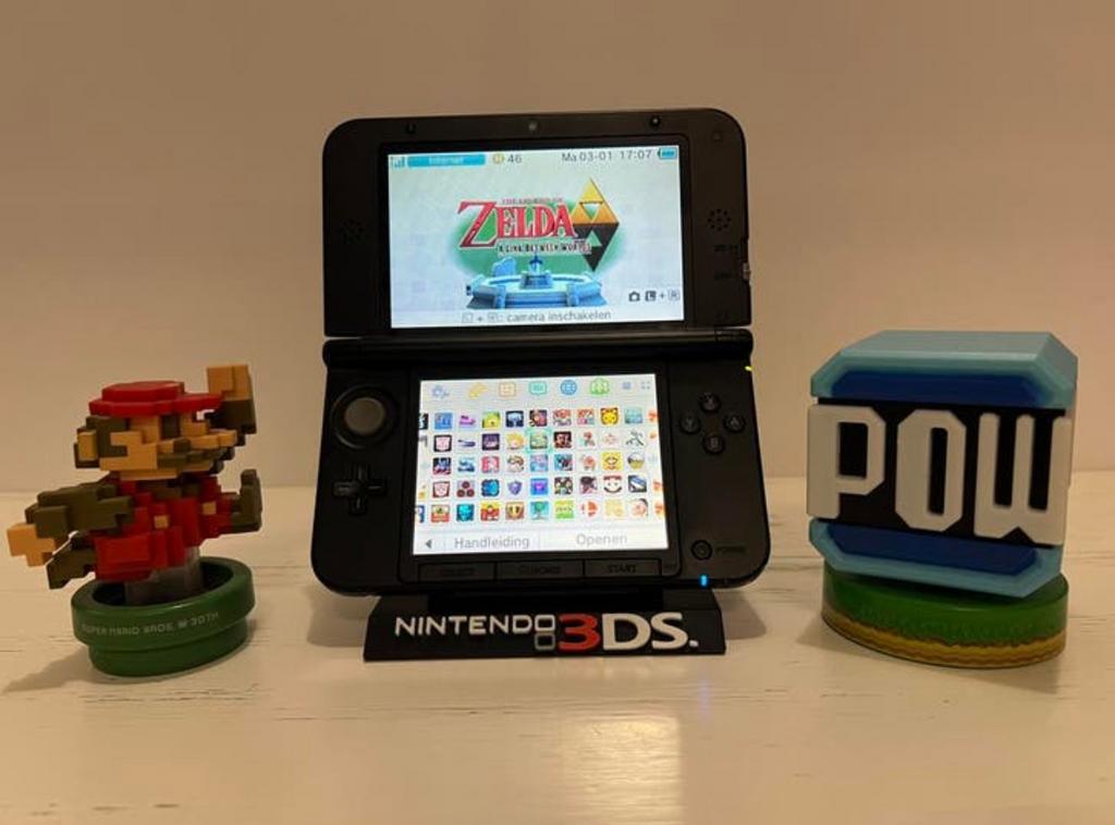 Nintendo 3DS XL Rood incl accessoires met diverse spellen, Ophalen of Verzenden, Zo goed als nieuw, Vanaf 3 jaar