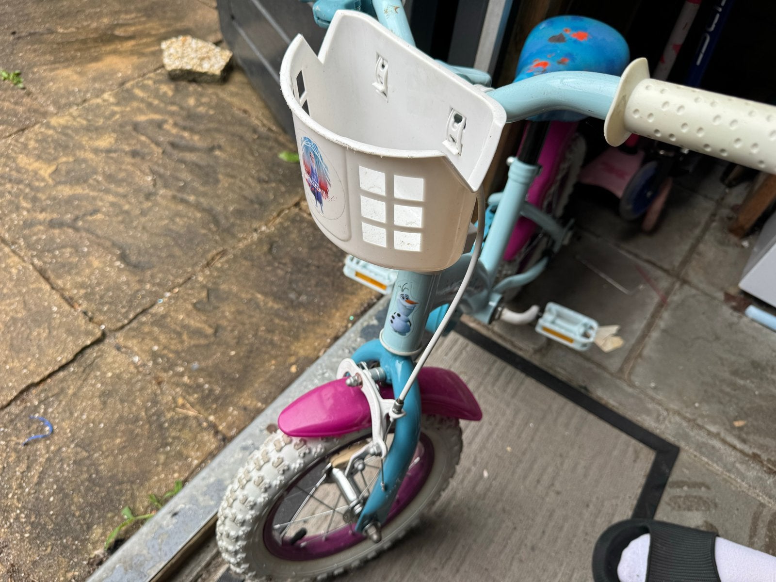 Disney Frozen II meisjesfiets - zonder zijwieltjes, Fietsen en Brommers, Fietsen | Meisjes, Ophalen, Gebruikt, Velgrem, 14 inch of minder