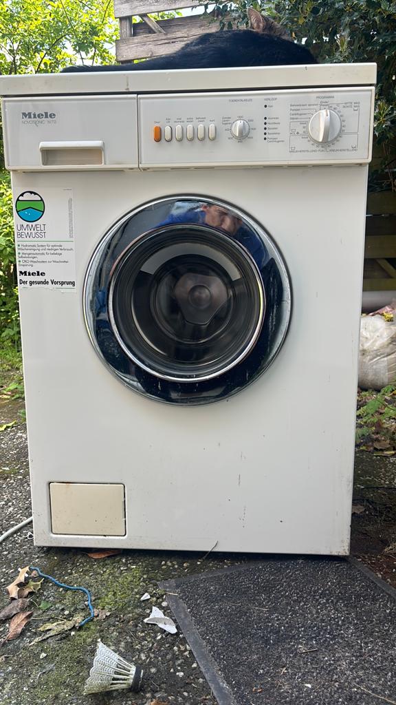 Miele novotronic w713, Witgoed en Apparatuur, Ophalen, 1200 tot 1600 toeren, Gebruikt, 4 tot 6 kg