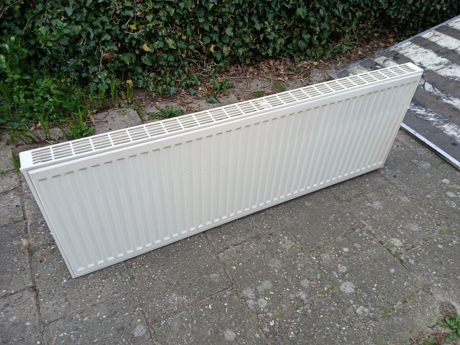 Radiator 140x50x8 dubbele plaat, Doe-het-zelf en Verbouw, Ophalen, 30 tot 80 cm, Gebruikt, Radiator