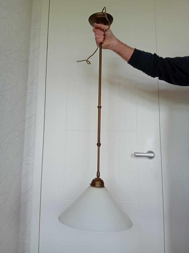 Vintage klassieke messing lamp met melkglazen kap, Ophalen of Verzenden