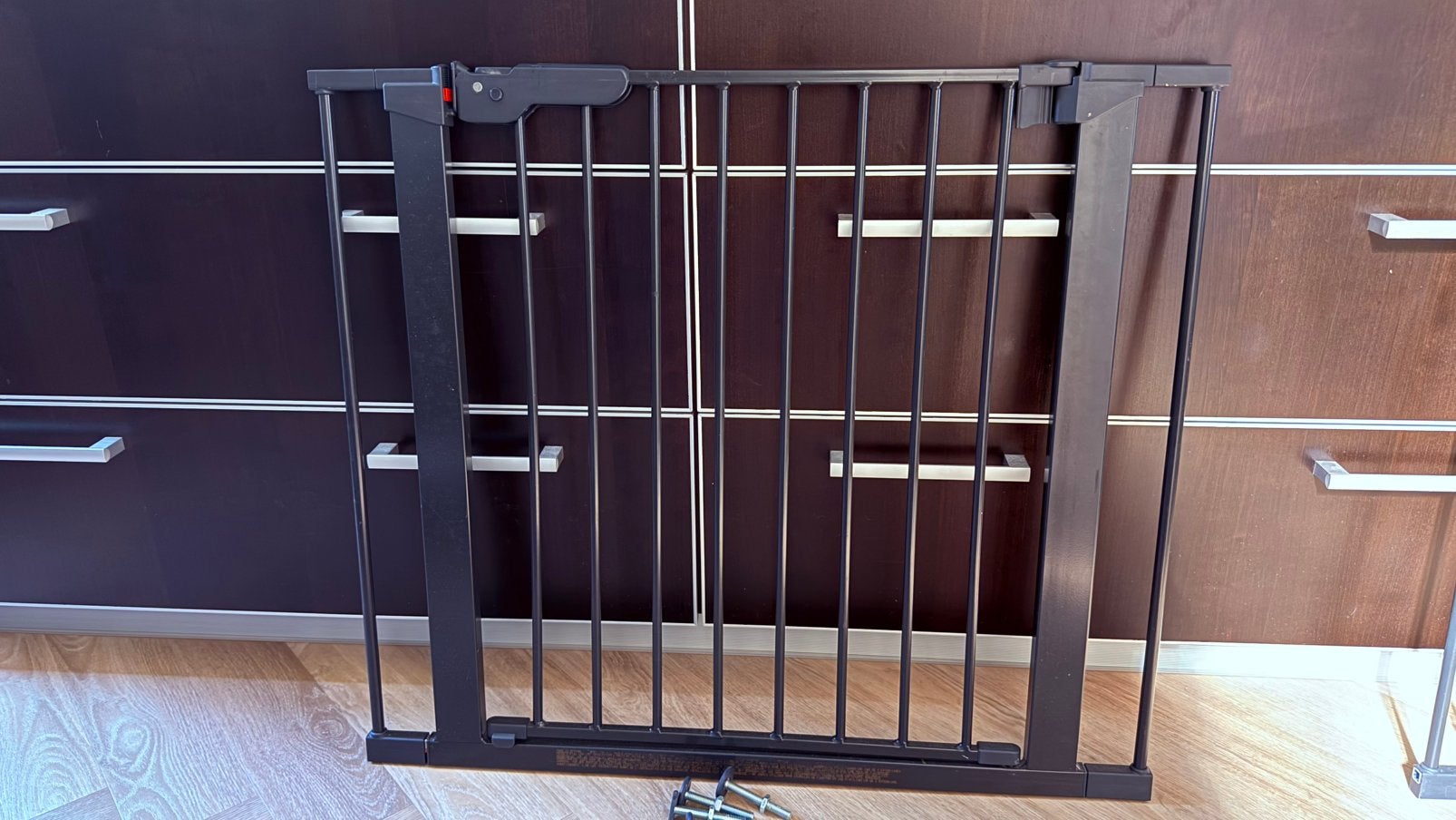 Babydan traphek zwart 73.5cm - 93.3cm (2 extensies), Kinderen en Baby's, Traphekjes, Ophalen, Zo goed als nieuw, Klemhekje, Metaal of IJzer
