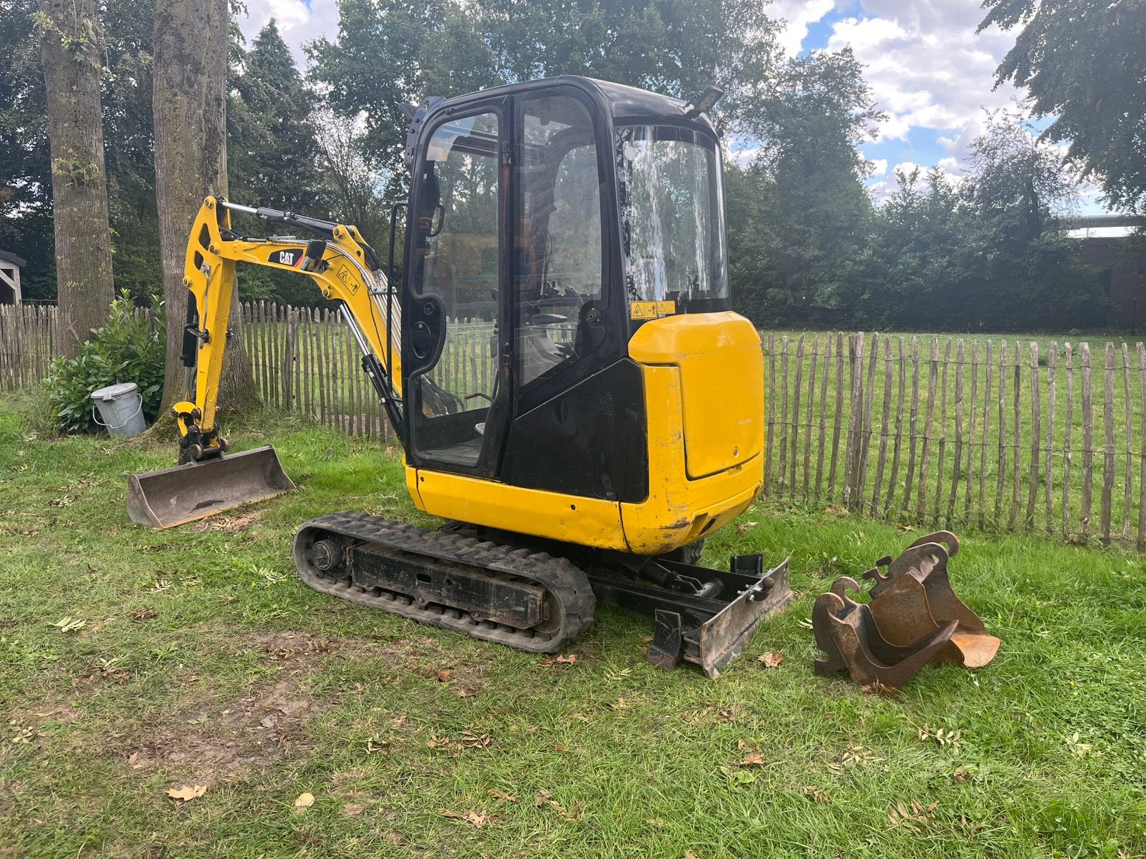 Foto 6 van 2x cat minigraver 301.4C & 301.7D Bouwjaar 2014 & 2017