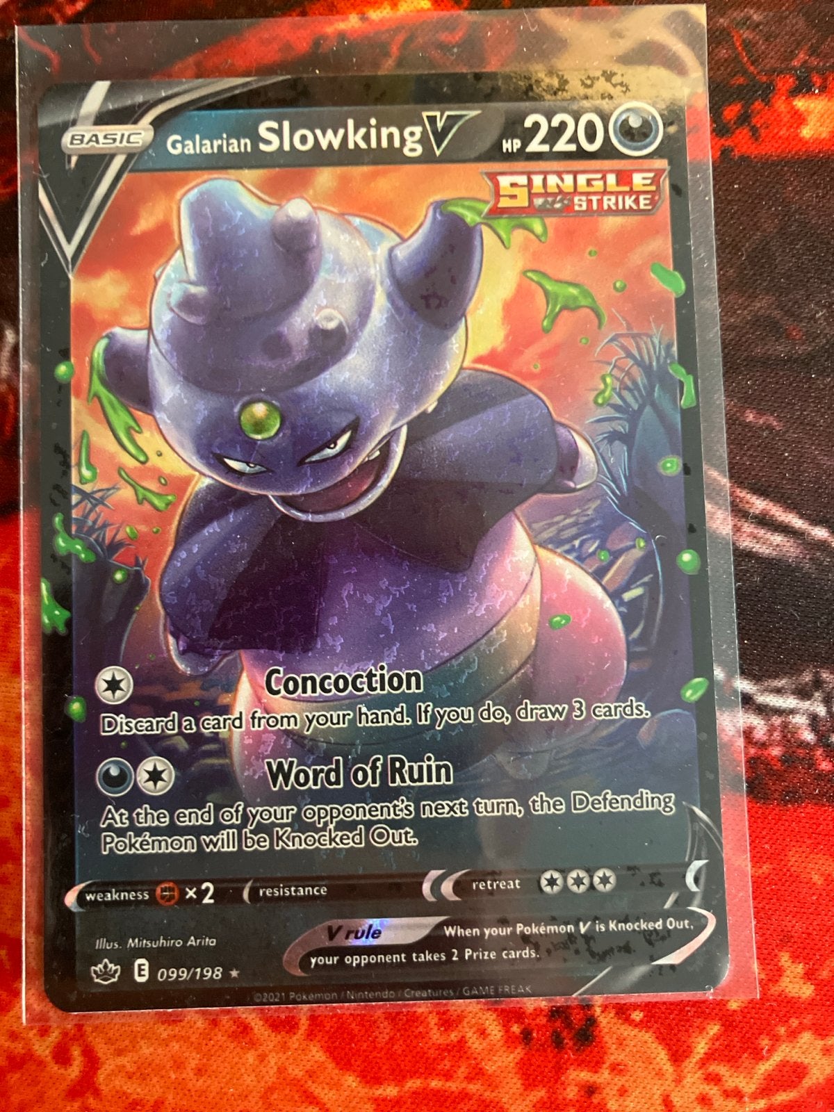 Galarian Slowking V Pokémon Kaart - Single Strike, Ophalen of Verzenden, Zo goed als nieuw, Losse kaart