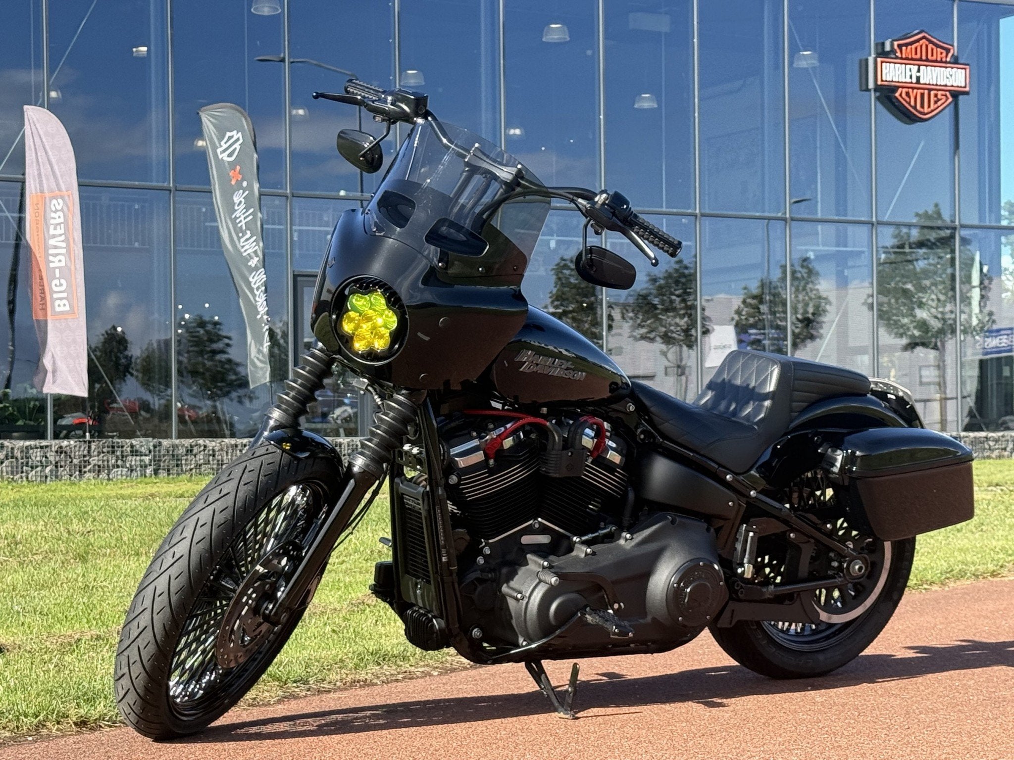Harley-Davidson FXBB SOFTAIL Street Bob Solid Colour, Motoren, Overig, Laan van Vredenoord 33
2289 DA  Rijswijk ZH, NL, 1868 cc
