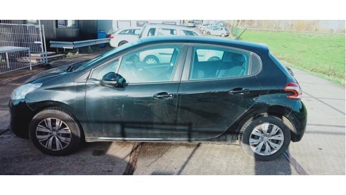 Achteras voorwielaandrijving van een Peugeot 208, Gebruikt, -, -, Ophalen of Verzenden