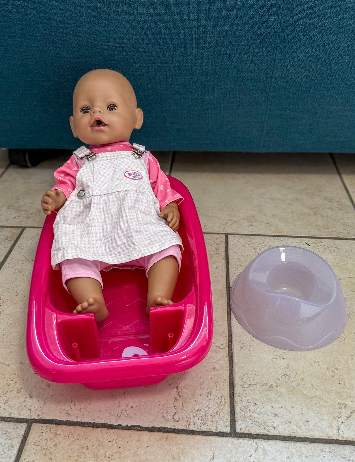 Baby Born Pop met badje, potje, speentje, flesje, kledingset, Kinderen en Baby's, Speelgoed | Poppen, Ophalen, Zo goed als nieuw