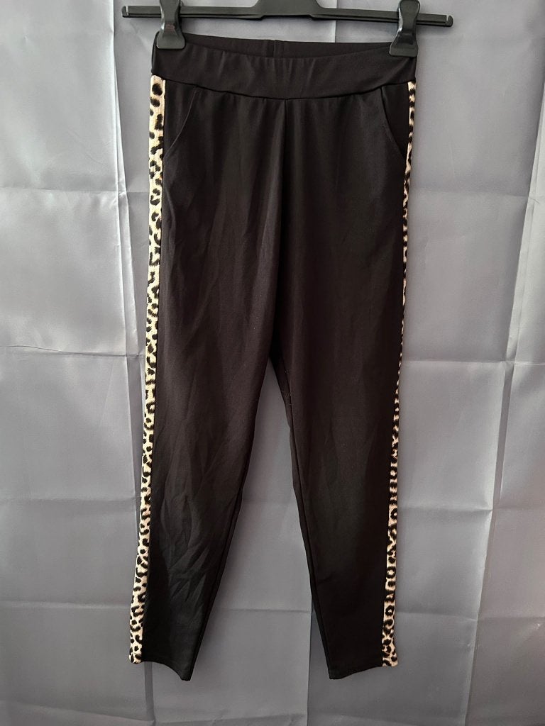 Zwarte damesbroek panterprint zijstreep maat L, Kleding | Dames, Zwart, Maat 42/44 (L), Ophalen of Verzenden, Lang