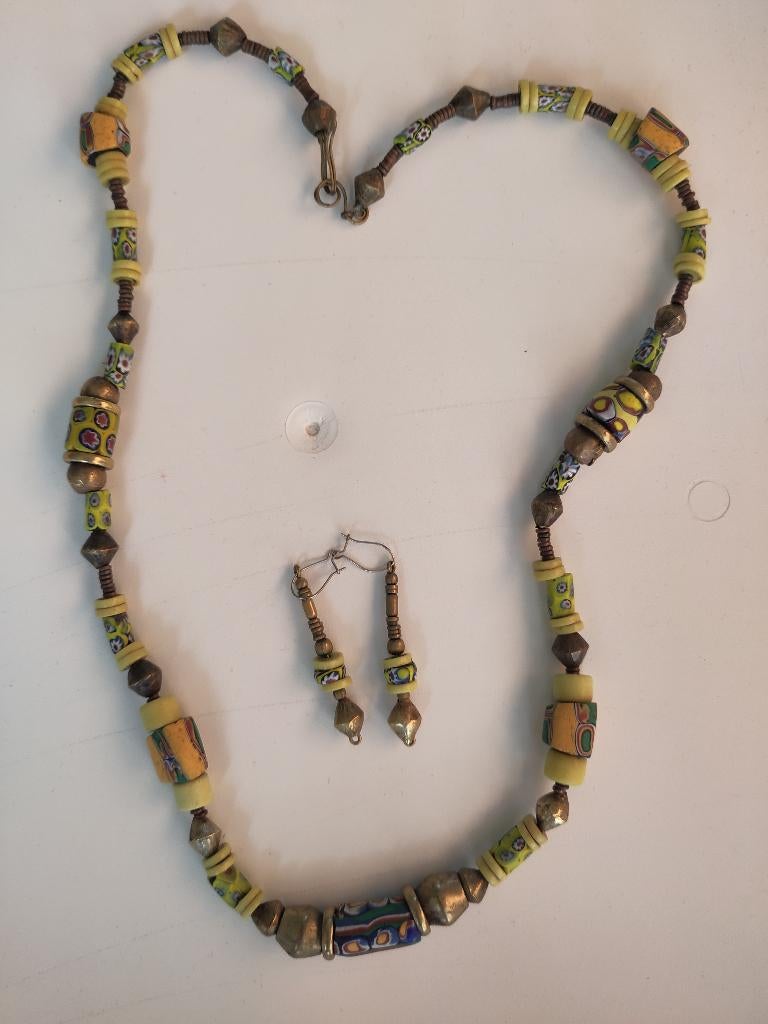 Antieke ketting gele millefiori Venetie + oorbellen, Ophalen of Verzenden, Overige materialen, Oorbellen