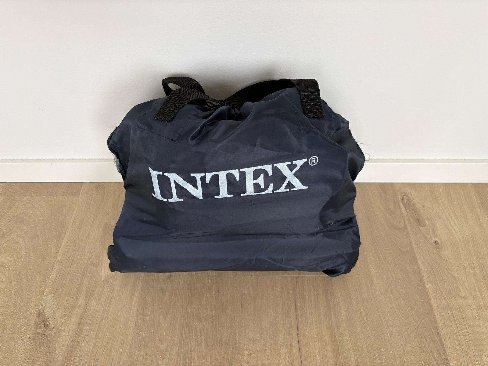 Intex Luchtbed 1-persoons met ingebouwde pomp, Ophalen, Ingebouwde pomp, Zo goed als nieuw, 1-persoons