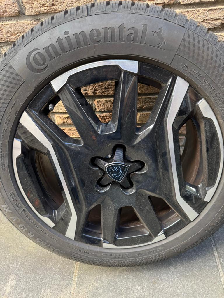 Continental Winterbanden met Velgen 235/55 R19 V XL, Auto-onderdelen, Banden en Velgen, 19 inch, Gebruikt, Banden en Velgen, 235 mm
