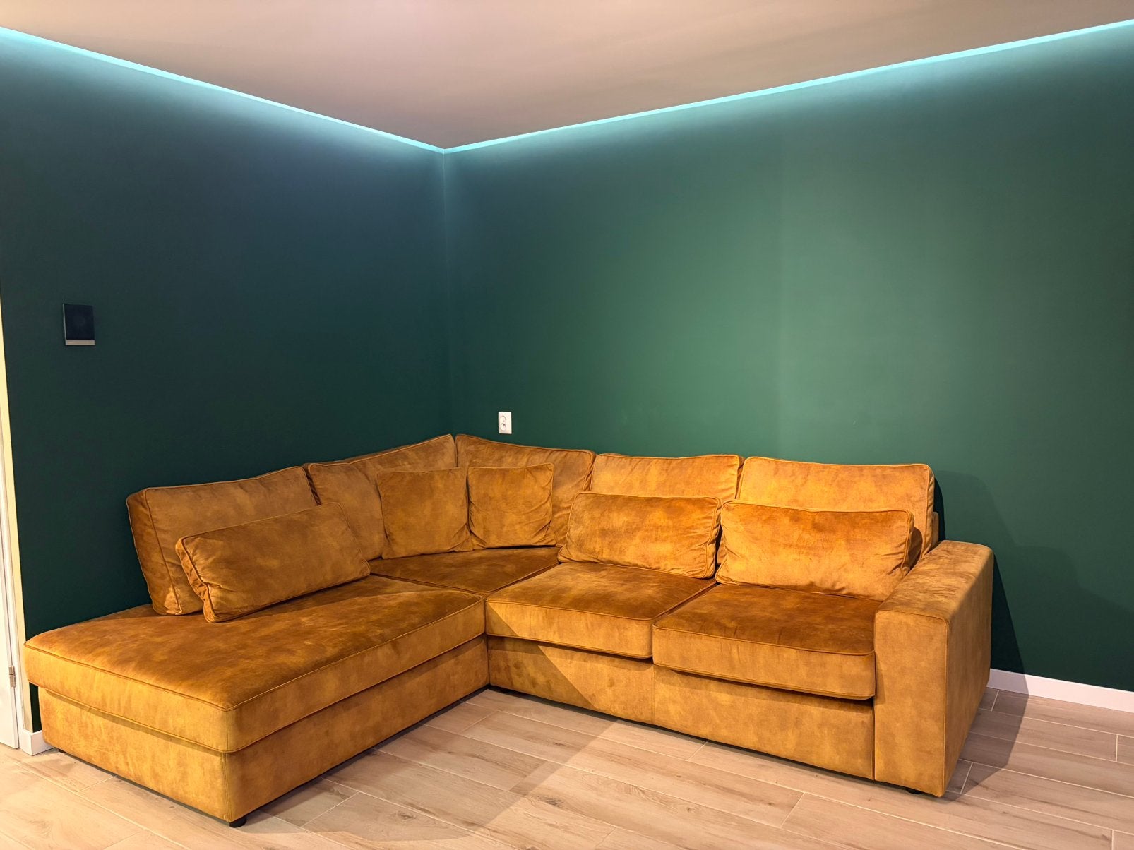 Grote hoekbank links – Adore Gold/Cognac – 282 cm, Huis en Inrichting, Ophalen, 250 tot 300 cm, 100 tot 125 cm, Hoekbank