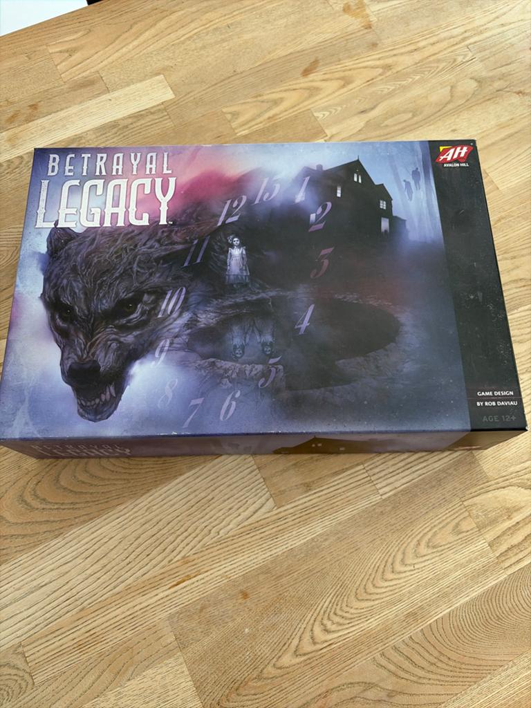 Betrayal Legacy - Horror bordspel (reeds gespeeld), Drie of vier spelers, Ophalen of Verzenden, Gebruikt