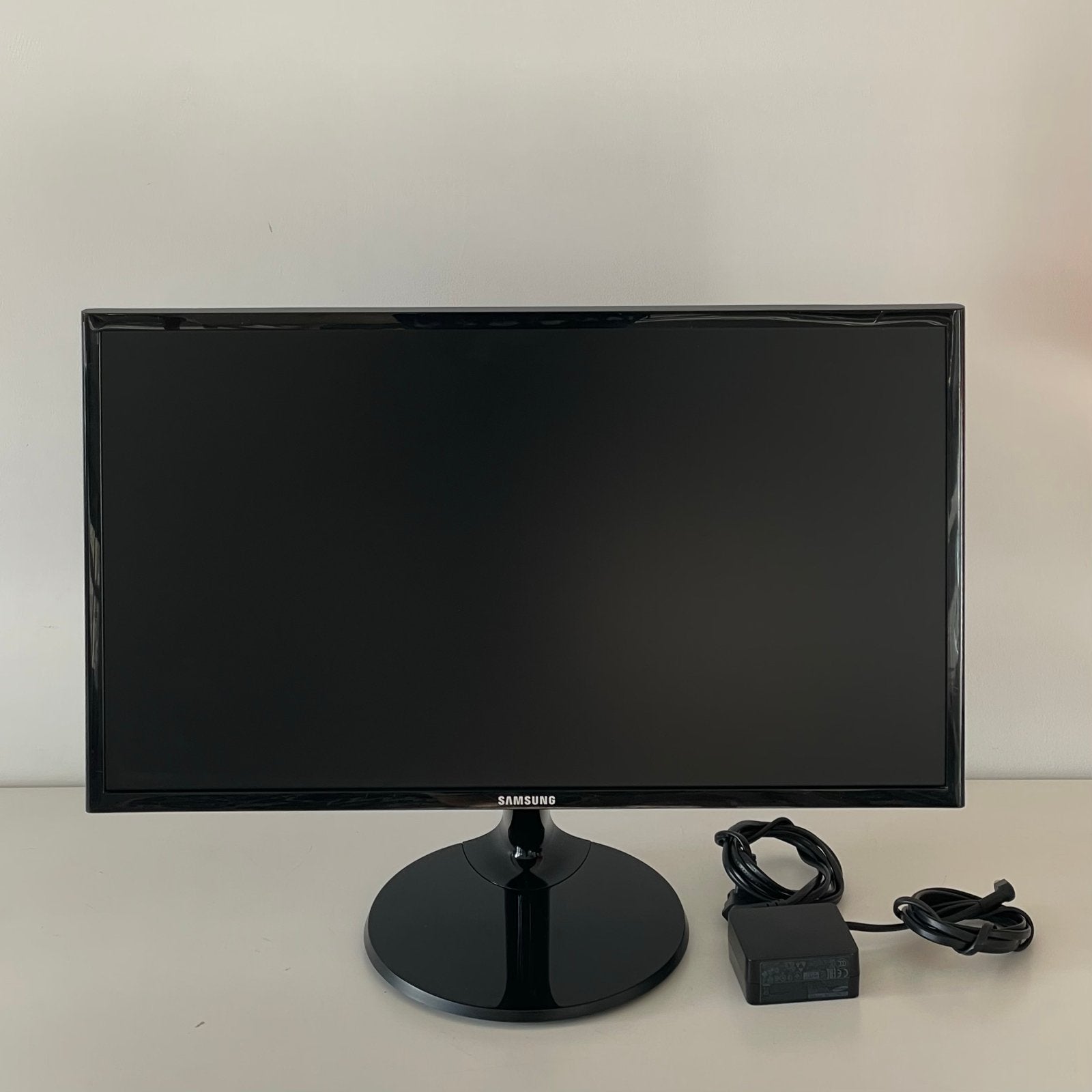 Samsung S24F352FHU Full HD Monitor, Full HD, Ophalen of Verzenden, 60 Hz of minder, Gebruikt
