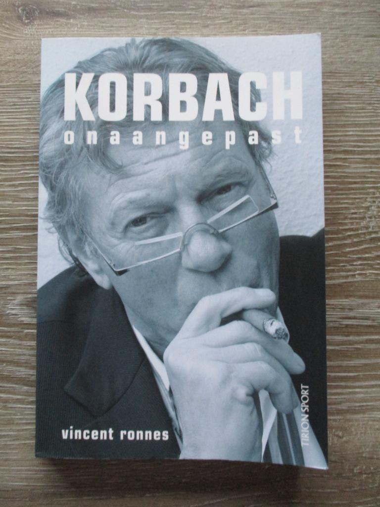 Korbach onaangepast - Vincent Ronnes, Boeken, Ophalen of Verzenden, Gelezen, Watersport en Hengelsport