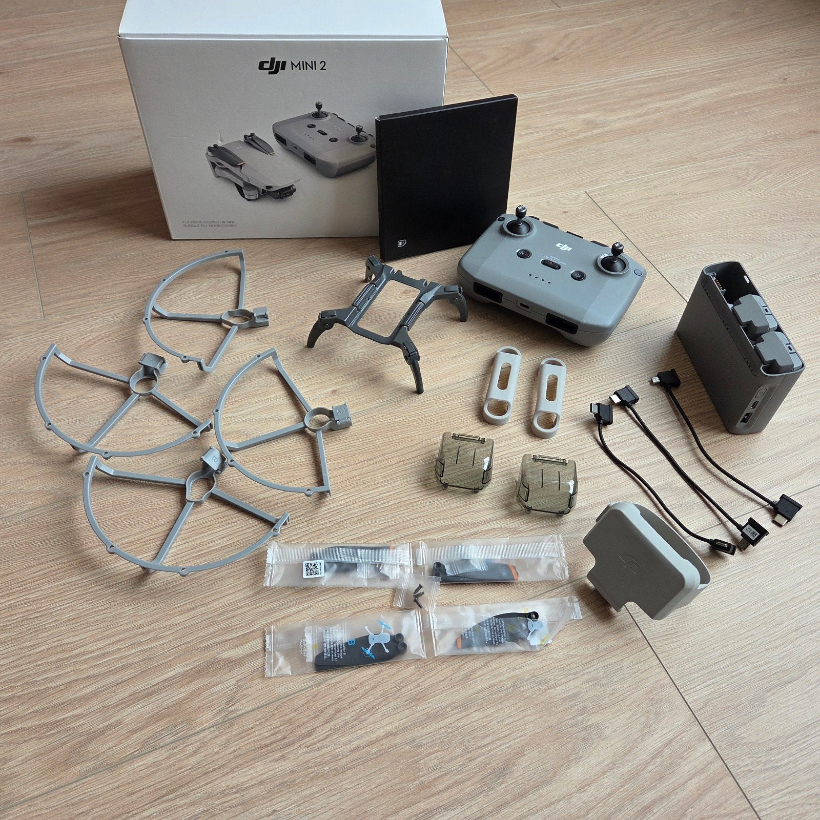 DJI Mini 2 accessoires + RC-N1 controller en 2 accu's, Ophalen of Verzenden, Zo goed als nieuw