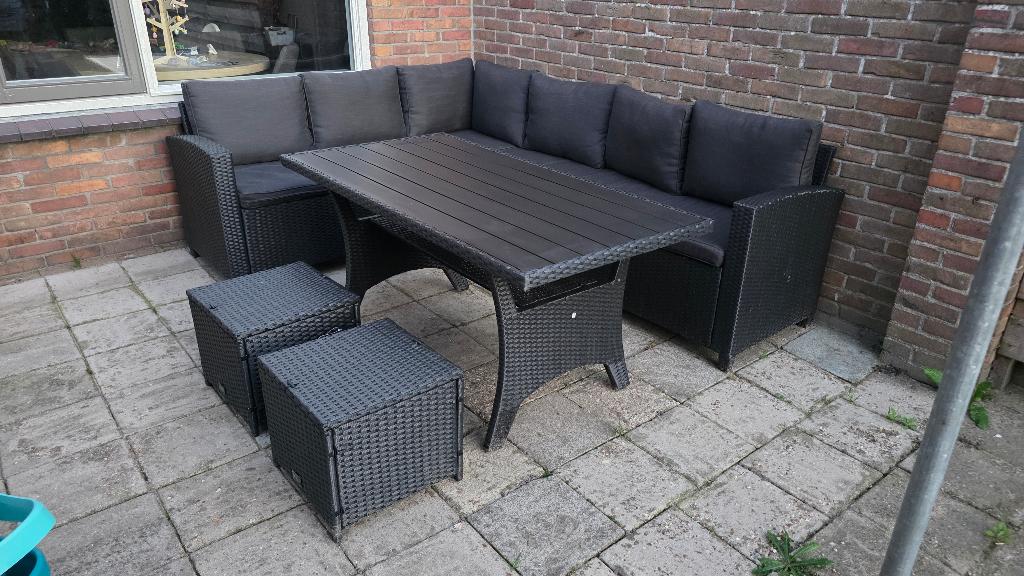 Loungeset 2 maand oud, Ophalen, Kunststof, 6 zitplaatsen, Zo goed als nieuw