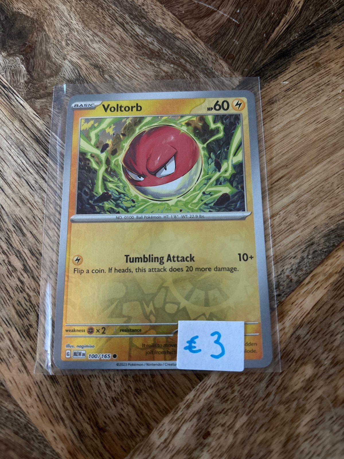 Pokémon Kaart Voltorb 100/165 - Nieuwstaat, Ophalen of Verzenden, Zo goed als nieuw, Losse kaart