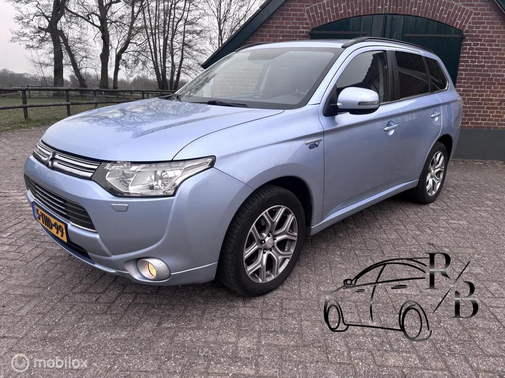 Mitsubishi Outlander 2.0 PHEV Instyle+ AUTOMAAT OPENDAK LEER, Zwart, 4 cilinders, Blauw, Bedrijf