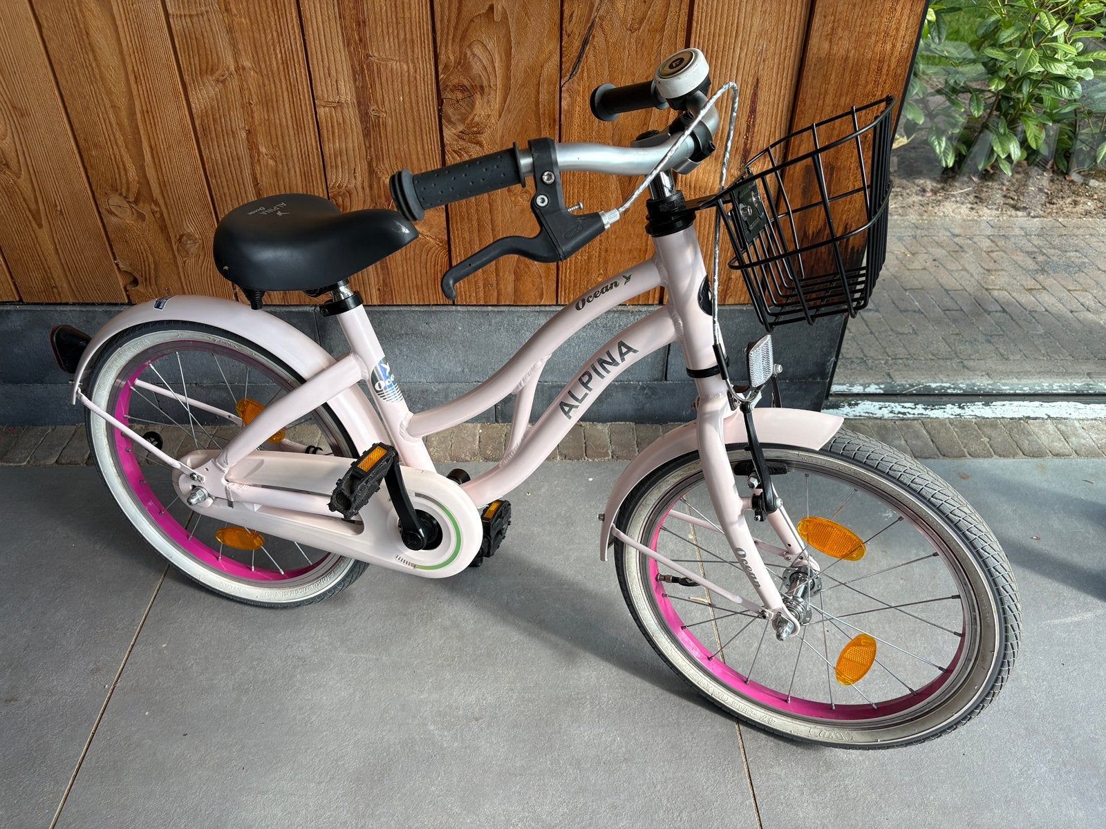 18 inch Roze meidjesfiets, Ophalen, Zo goed als nieuw, 18 inch