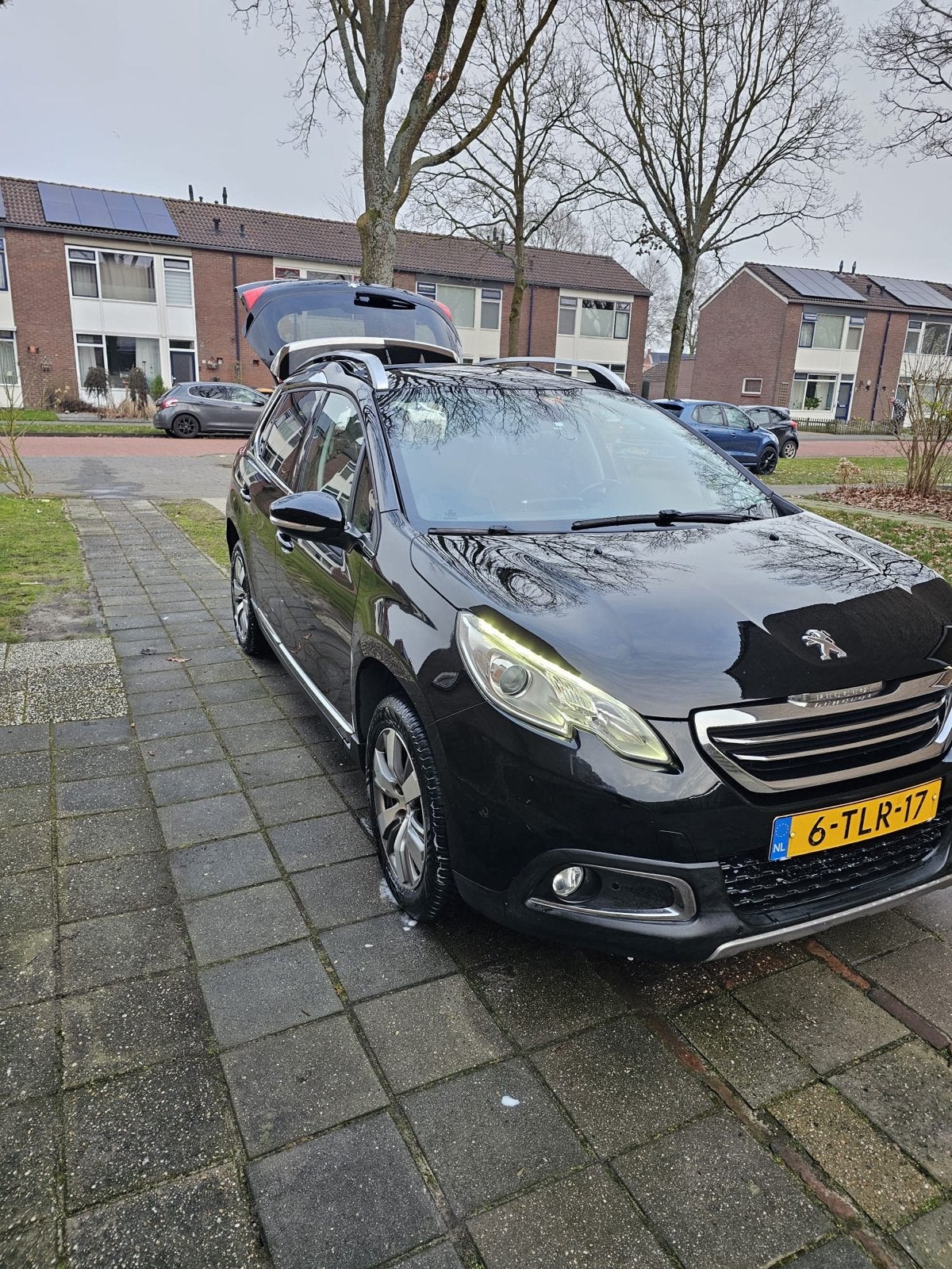Peugeot 2008 1.2 E-vti 60KW Etg5 2014 Zwart, 450 kg, 40 €/maand, 1199 cc, 770 kg