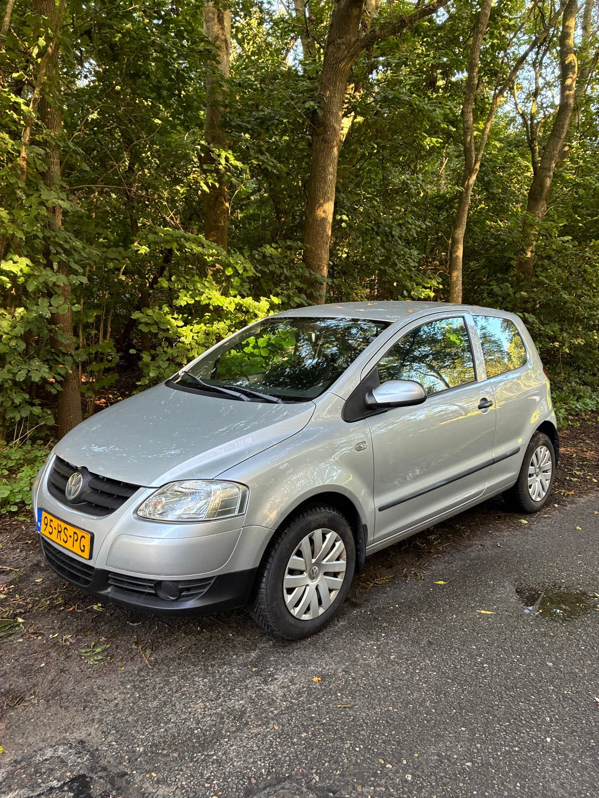 Volkswagen Fox 1.4 55KW 2005 Grijs Nieuwe APK!, Auto's, Voorwielaandrijving, 4 cilinders, 4 stoelen, Origineel Nederlands