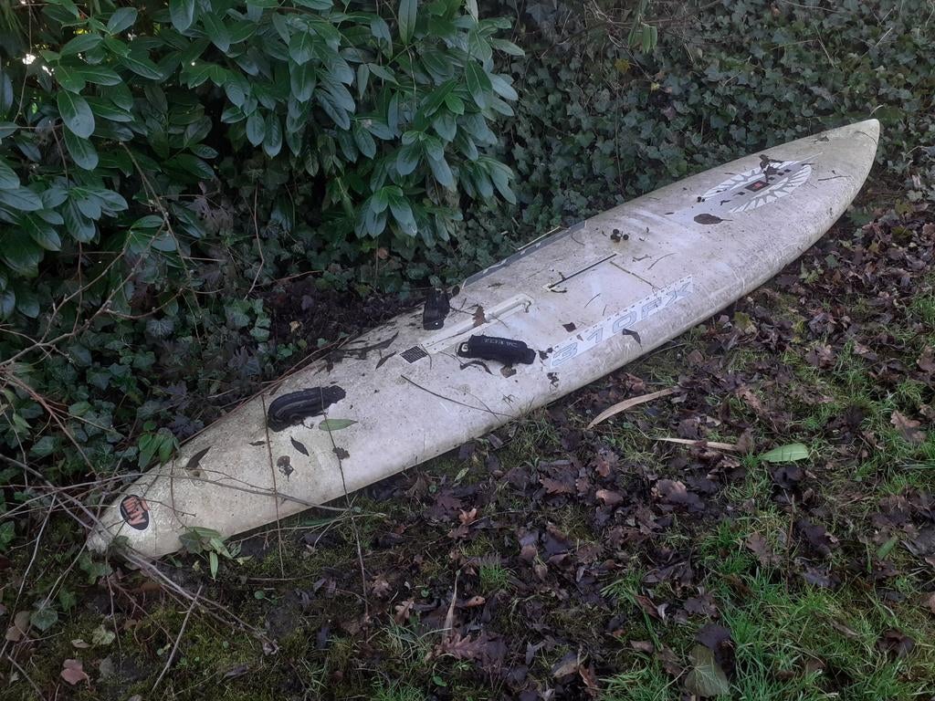 Hifly 310 FX Windsurfplank - Gebruikt, Watersport en Boten, 250 tot 300 cm, Gebruikt, Ophalen of Verzenden, Met vin(nen)