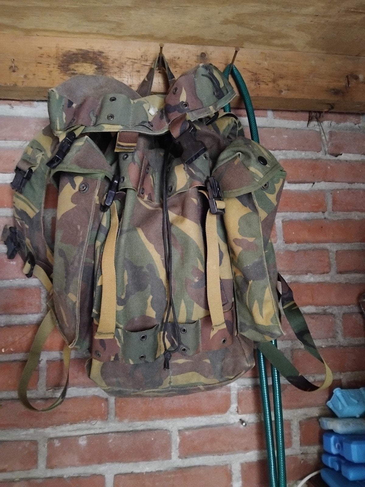 Leger rugtas met meerdere vakken voor spullen in te doen, Ophalen, Landmacht, Nederland, Overige typen