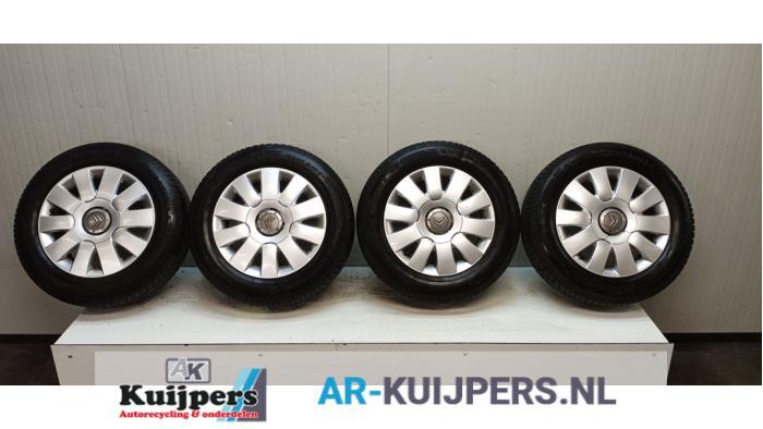Sportvelgenset + banden van een Citroen Xsara Picasso (Xsara, Gebruikt, -, -, -