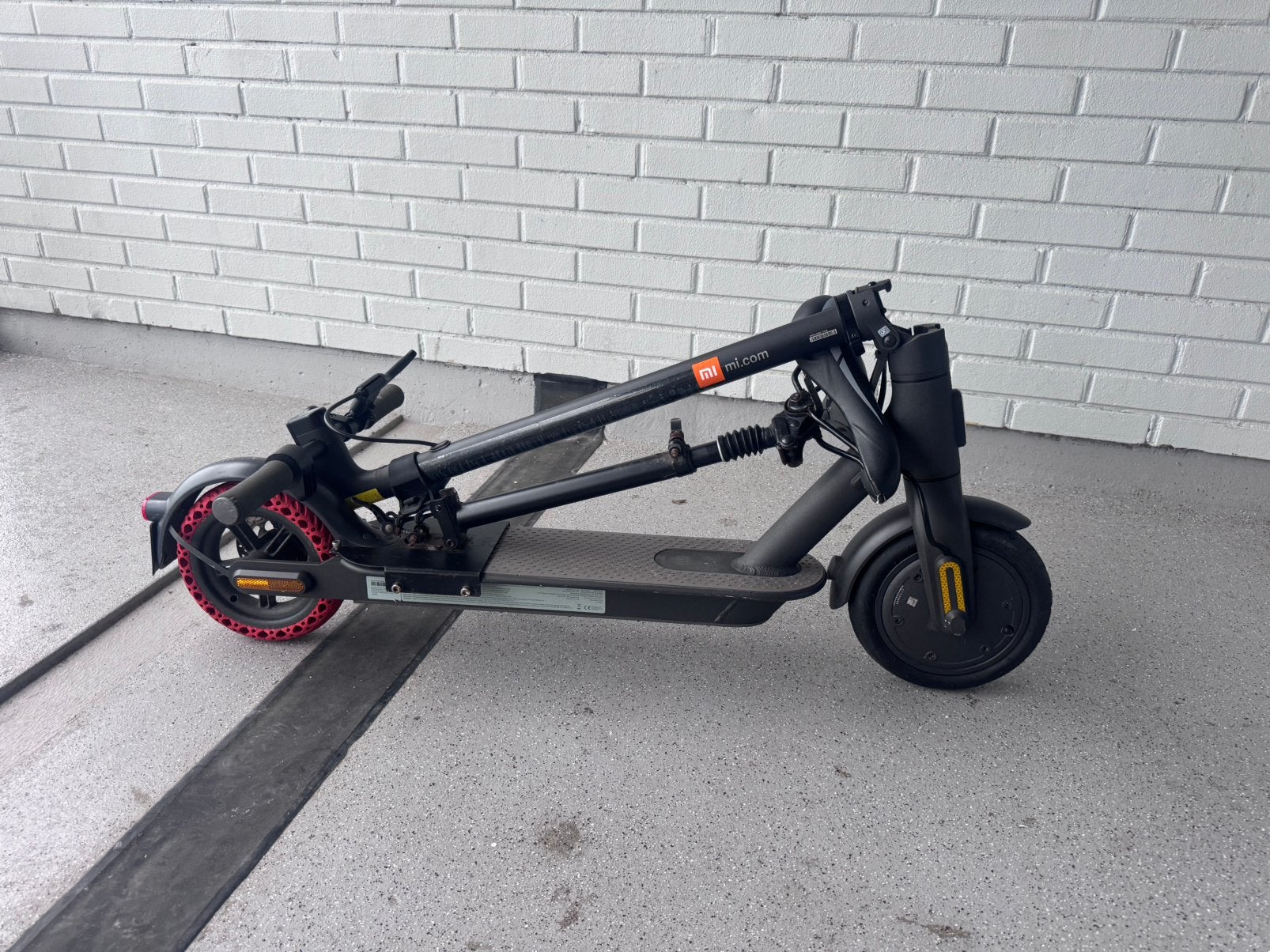 Xiaomi elektrische step met zadel + oplader + extra banden, Zo goed als nieuw, Ophalen, Overige merken, 16 km/u of meer