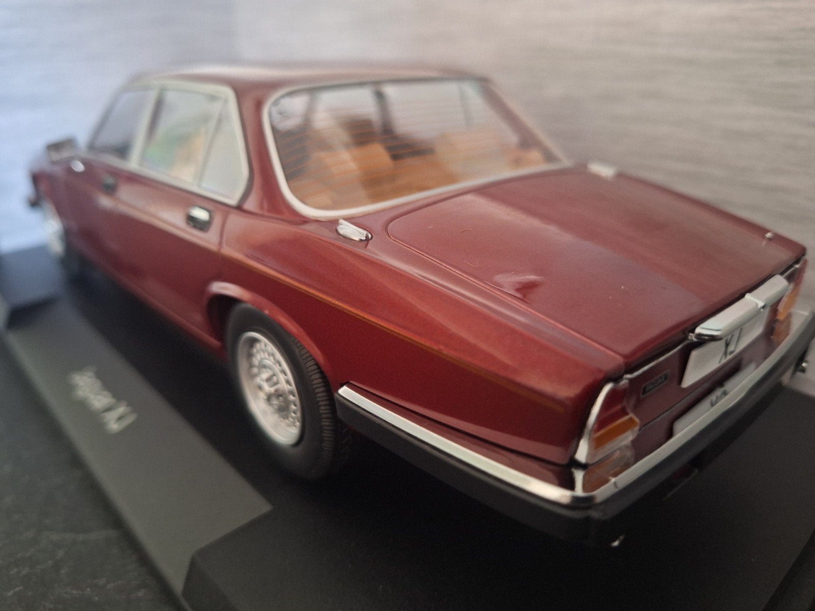 Jaguar XJ Series III Schaal 1:18, Hobby en Vrije tijd, Modelauto's | 1:18, Overige merken, MCG, Nieuw, Ophalen of Verzenden