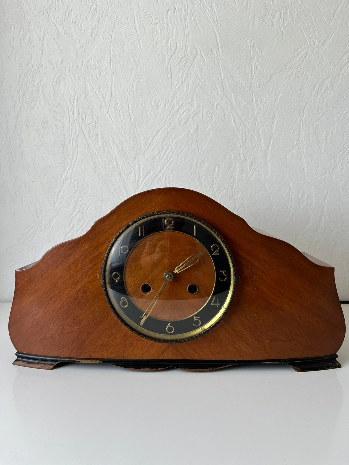 Antieke houten Schouwpendule met slinger en sleutel, Ophalen