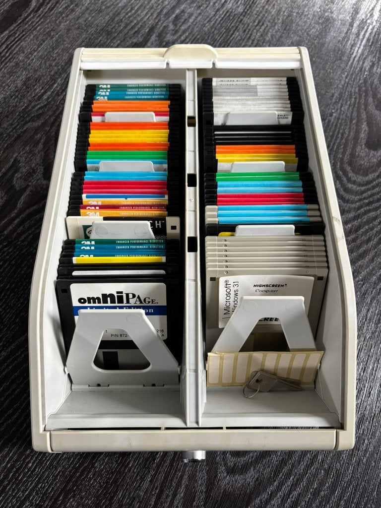 Vintage diskette box met 3.5 floppy's voor PC, Computers en Software, Ophalen of Verzenden