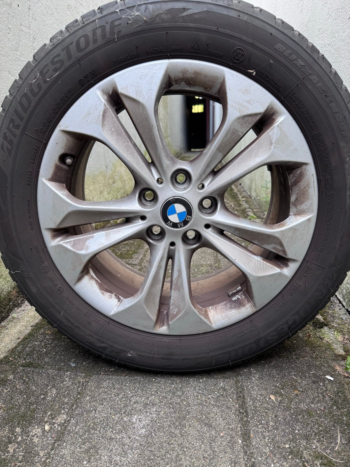 BMW winterbanden met velgen - Bridgestone 225/55R17, Ophalen, Gebruikt, Banden en Velgen, 17 inch