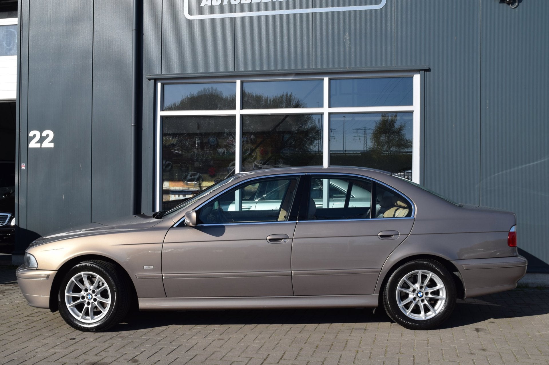 BMW 5-serie 525i Lifestyle Edition | LPG G3 | Automaat | APK, Auto's, BMW, Automaat, Achterwielaandrijving, Gebruikt, Beige