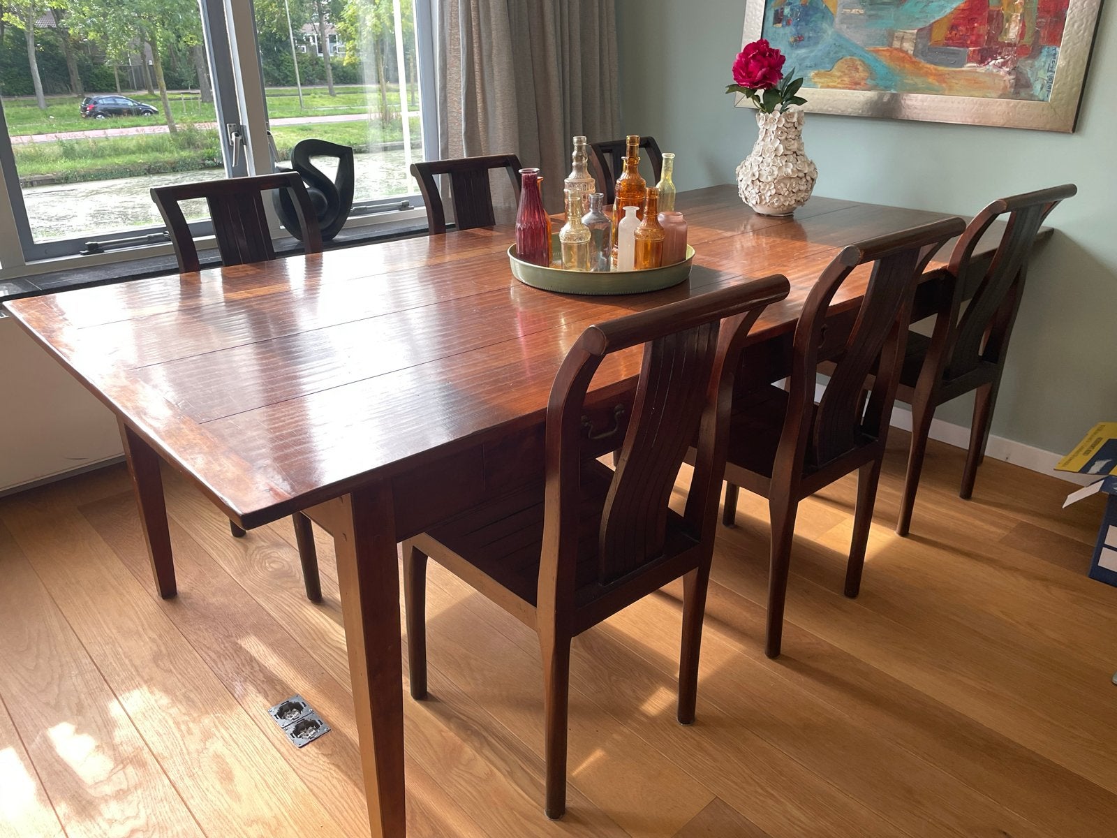 Foto 2 van Houten eettafel met 6 stoelen