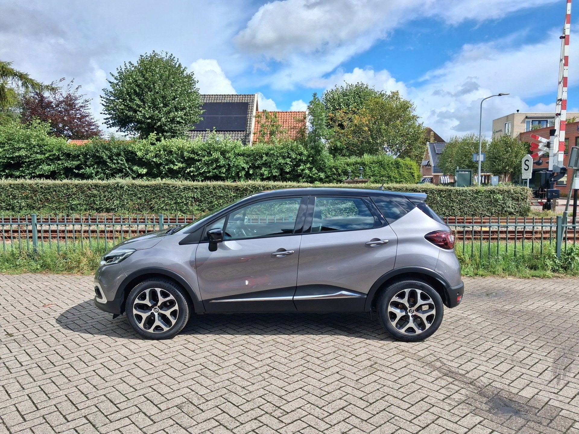 Foto 5 van Renault Captur 0.9 TCe Intens LED clima Navi pdc lage km ALL