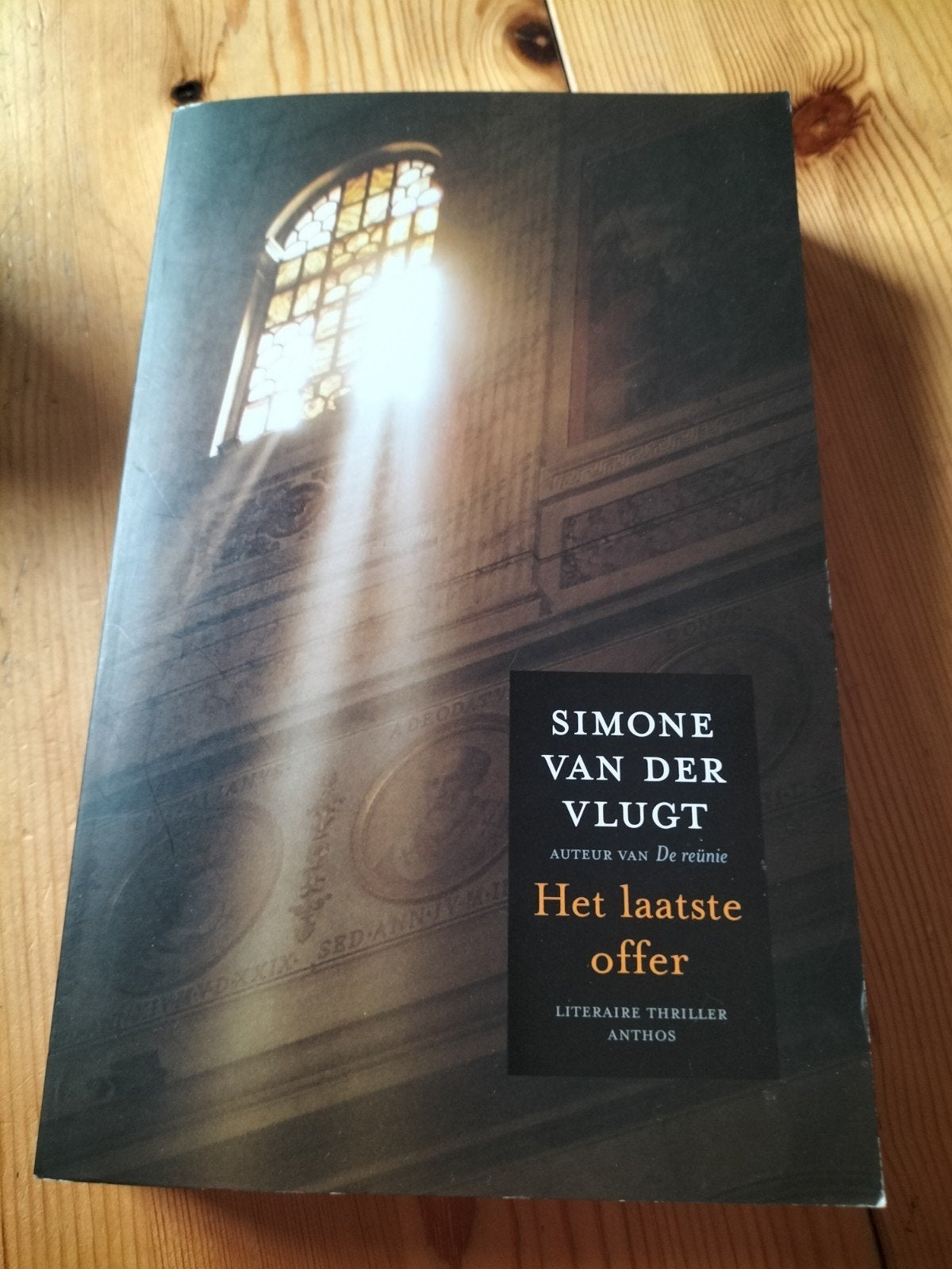 Simone van der Vlugt - Het laatste offer, Ophalen of Verzenden, Zo goed als nieuw, Simone van der Vlugt