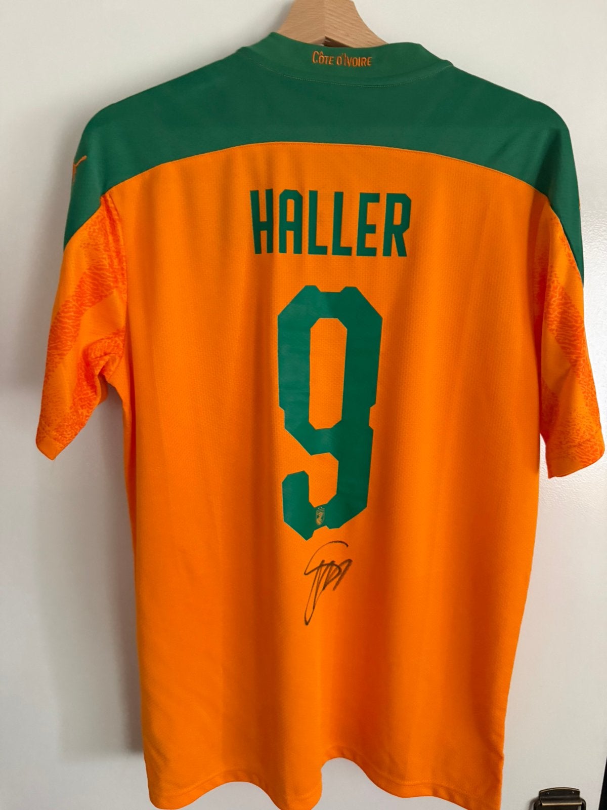Gesigneerd ivory coast shirt van haller, Verzenden, Zo goed als nieuw, Shirt