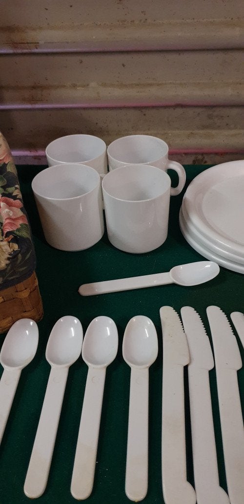 picknick mand met servies 4 pers, Ophalen of Verzenden, 'T Olde Gre-j, Info@toldegrej.nl, Endepoelstraat 20f Didam