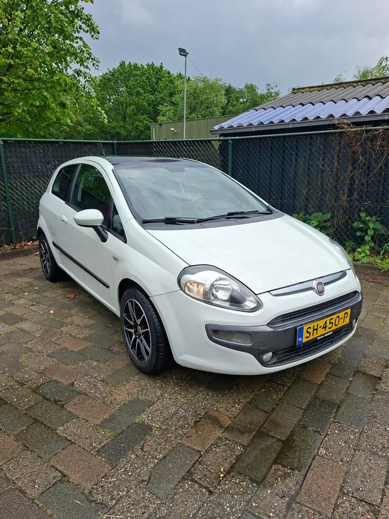 Fiat Punto 1.4 Multi-air 77KW 3DR 2010 Wit, Auto's, Voorwielaandrijving, 40 €/maand, 4 cilinders, 400 kg