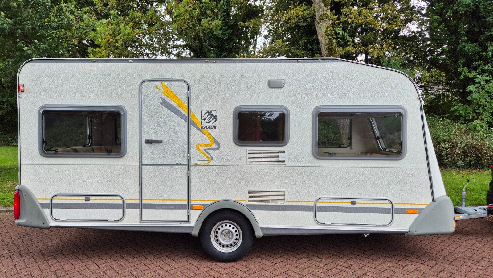 Knaus 450 Sudwind, Vast bed, Rondzit, 750 - 1000 kg, Particulier