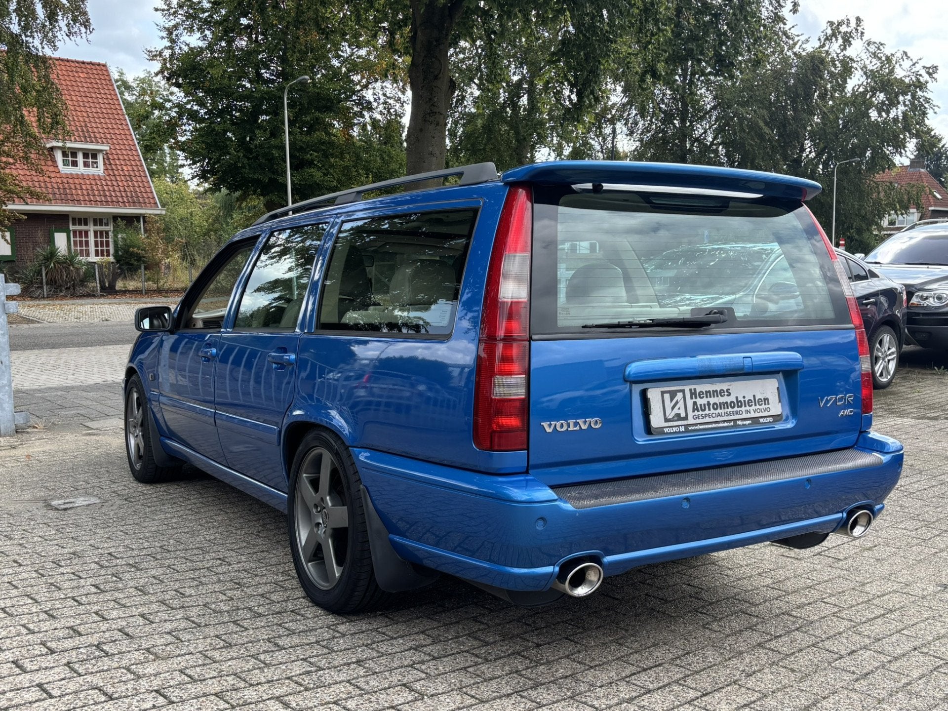 Volvo V70 2.4 R 265pk AWD LASER BLUE Schuifdak Family, foto 11